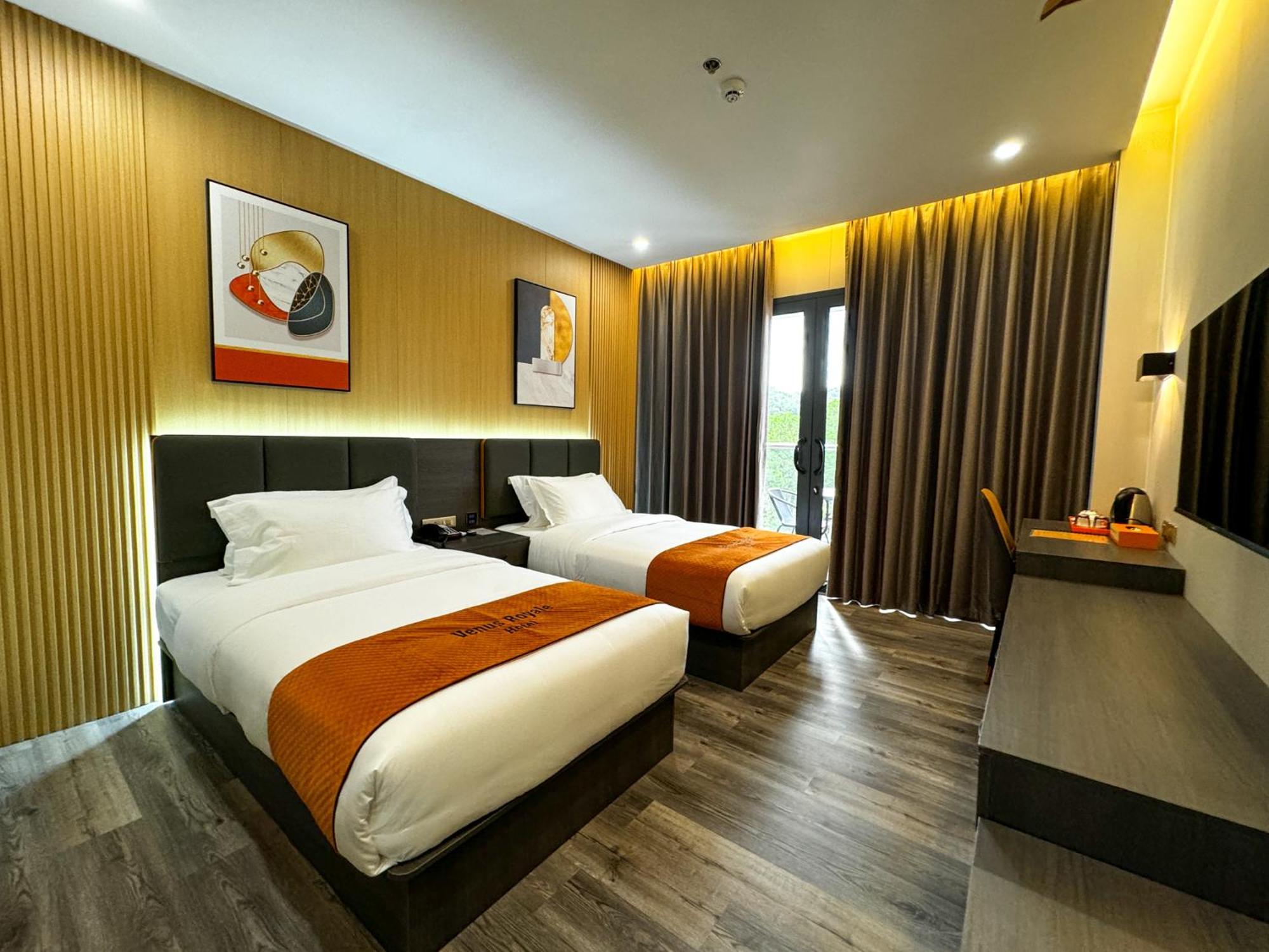 קורון Venus Royale Hotel מראה חיצוני תמונה
