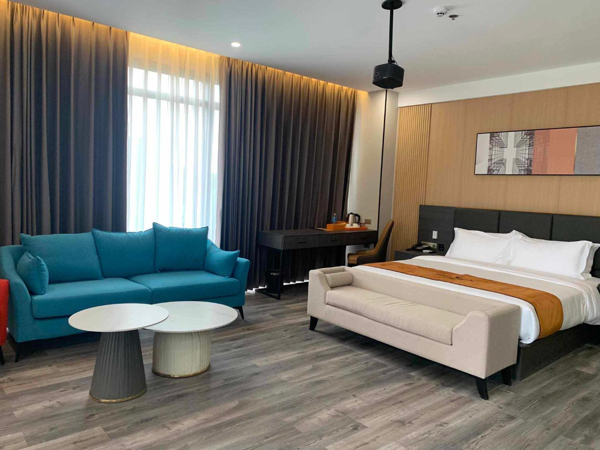 קורון Venus Royale Hotel מראה חיצוני תמונה