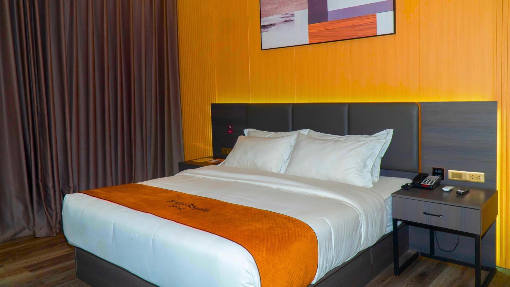 קורון Venus Royale Hotel מראה חיצוני תמונה
