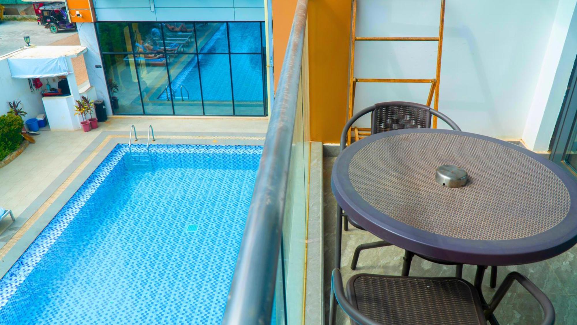 קורון Venus Royale Hotel מראה חיצוני תמונה