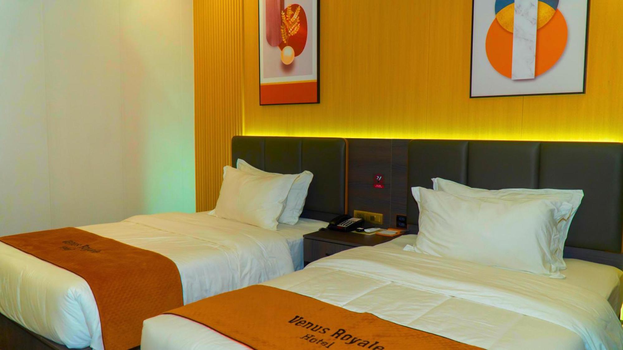 קורון Venus Royale Hotel מראה חיצוני תמונה